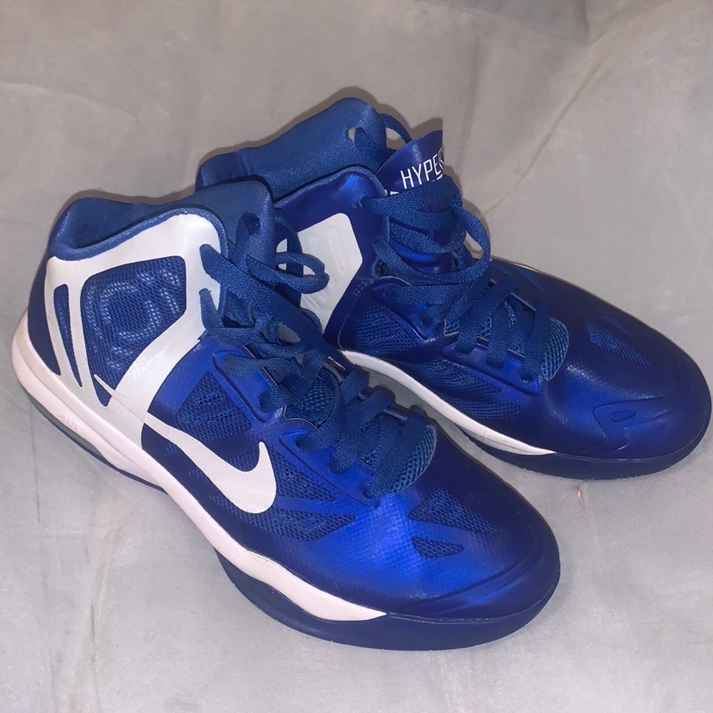 Size 8, Nike Basketball shoes